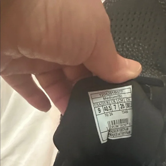 Brooks Women's Black and Light Pink Sneakers Ghost 2 Max size 9 - Picture 3 of 8